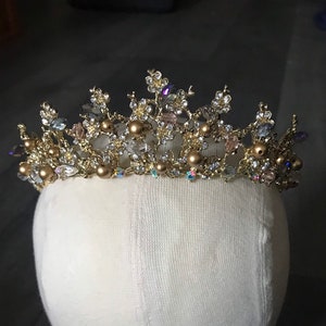 Die LIV Tiara, Swarovski Luxus Haarschmuck, Strass Krone, Tiara, Vintage Krone, Festzug Krone, Kristall Hochzeitskrone, Königin