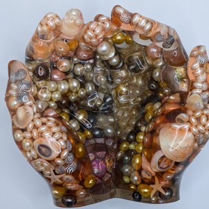 Resin Hands Bowl – Cupped Hands Trinket Dish, Coastal Décor Catch-All, Ocean Lover Gift, Beach House Centerpiece