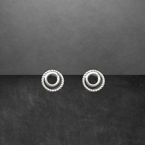 Stud earrings in 925 sterling silver, subtly shiny, twist circle, 13 mm