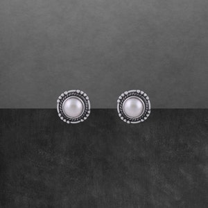 Pearl stud earrings 925 sterling silver new 99a image 1