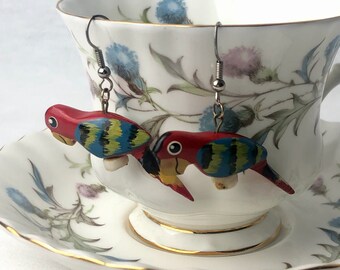 vintage earrings // wooden red parrot drop earrings tropical bird summer novelty jewelry