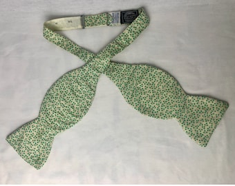 vintage 1970s bow tie // 70s liberty of london green floral botanical print