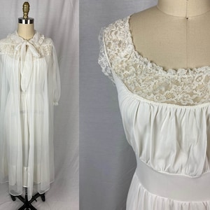 vintage 1960s peignoir // size medium // 60s 60s white sheer robe dressing gown lace nightgown sleepwear set