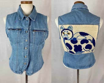vintage 1990s upcycled denim vest // size large// 90s blue jean needlepoint embroidery cat vest