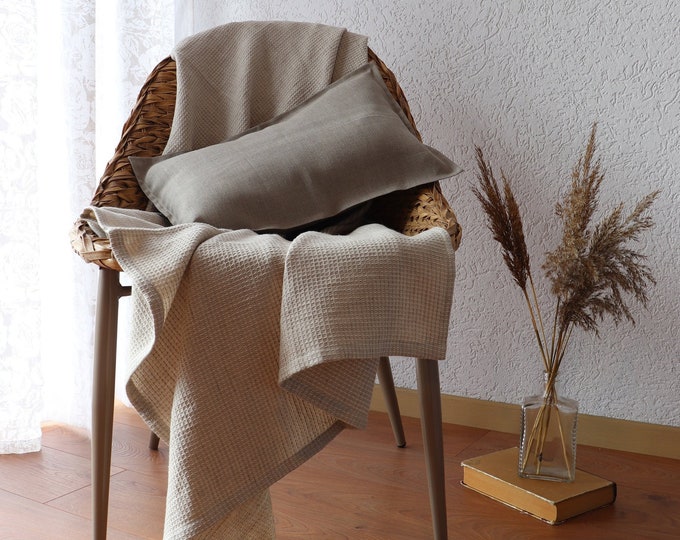 Softened Linen Blanket in a waffle pattern - Summer Linen Throw Blanket - Grey Linen Blanket - Undyed Linen - Linen Bed Cover - Bedspread