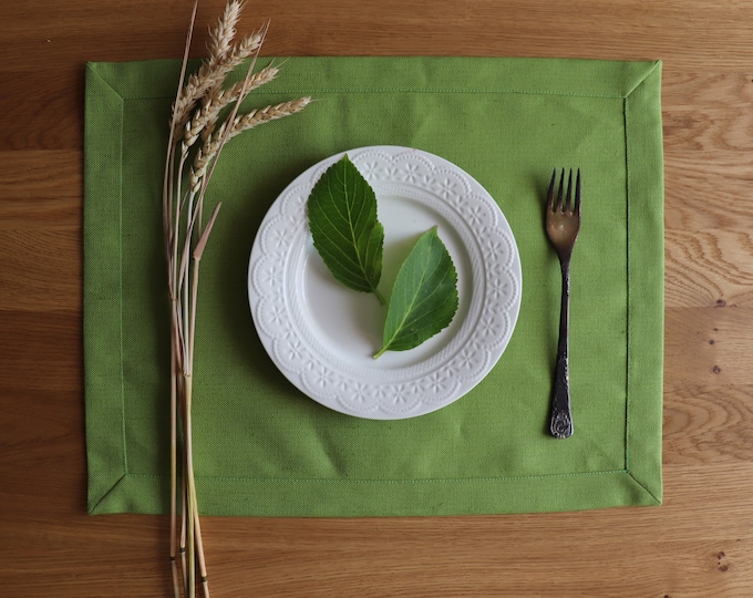 Green natural linen placemat set of 6 8 10 12. Thick linen placemats. Christmas linen placemats. Thanksgiving placemats. Easter Placemats.