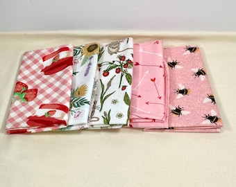 Strawberry Eco Friendly Paper towel, Cozy Simple Living Tea Towel, Bee Cottage Core Washable, Sustainable Washcloth