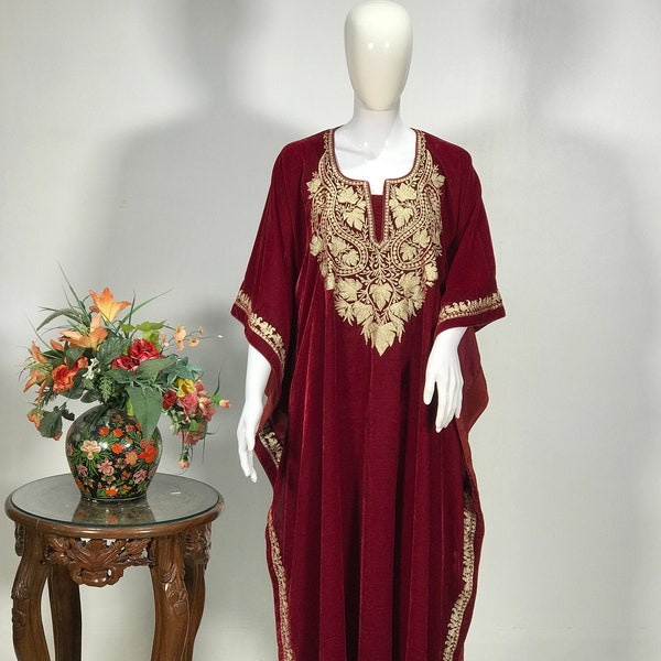 Kaftan de terciopelo rojo con bordado de tilla cachemira dorada, caftanes bordados para mujeres, vestido largo de kaftán