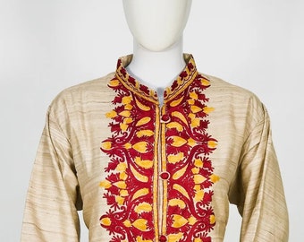 Beige Khadi Silk Kashmiri Aari-borduurwerk lange jas, geborduurd jack voor vrouw, boho geborduurde jassen