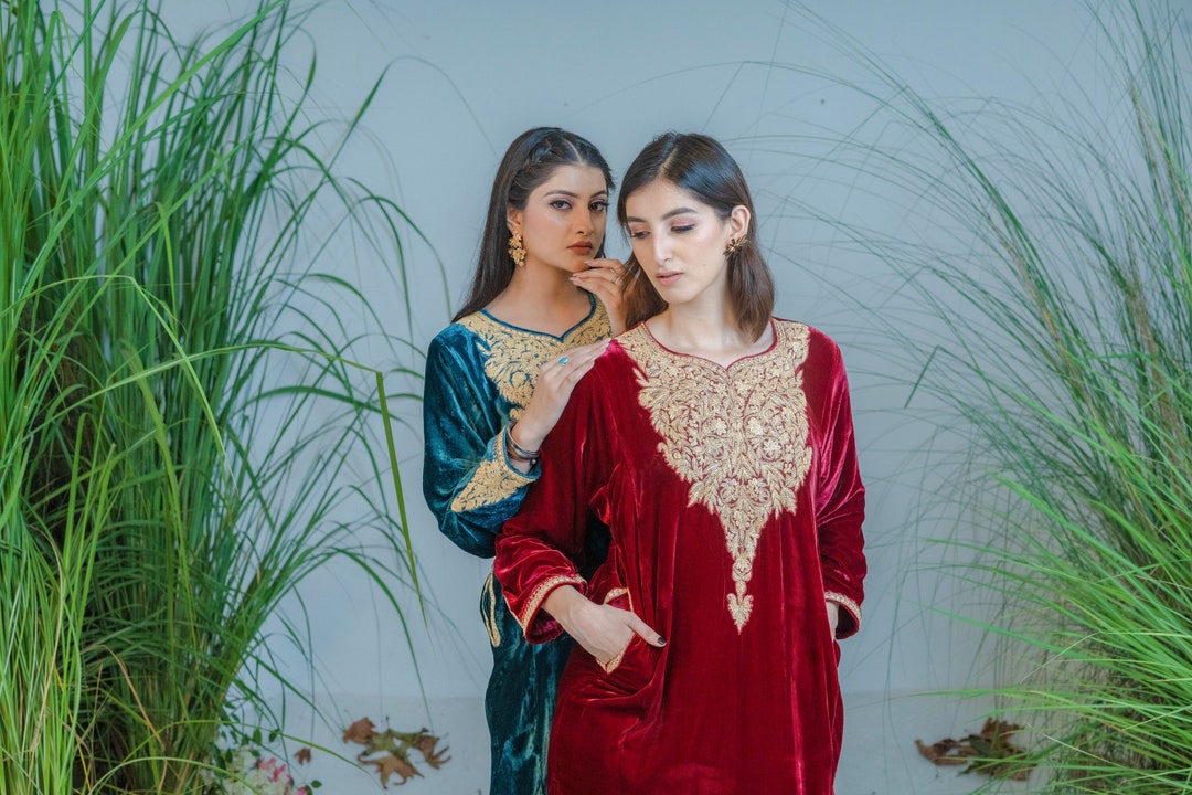 why are homecoming dresses short Satin Off The Shoulder Hot Sparkle Sequin V hong kong topology technology co. ltd. plus size and custom Tamanhos:6