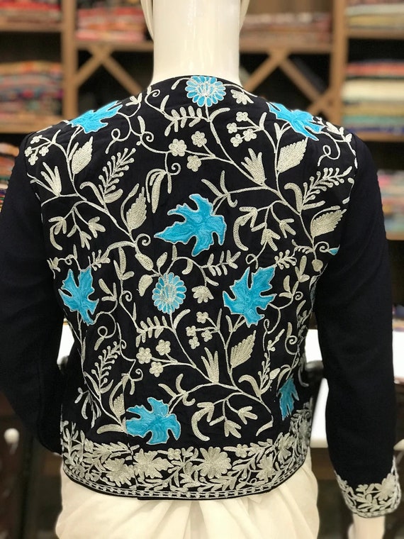 ティラ & アーリ フュージョン刺繍カシミール サリー、インドの民族 