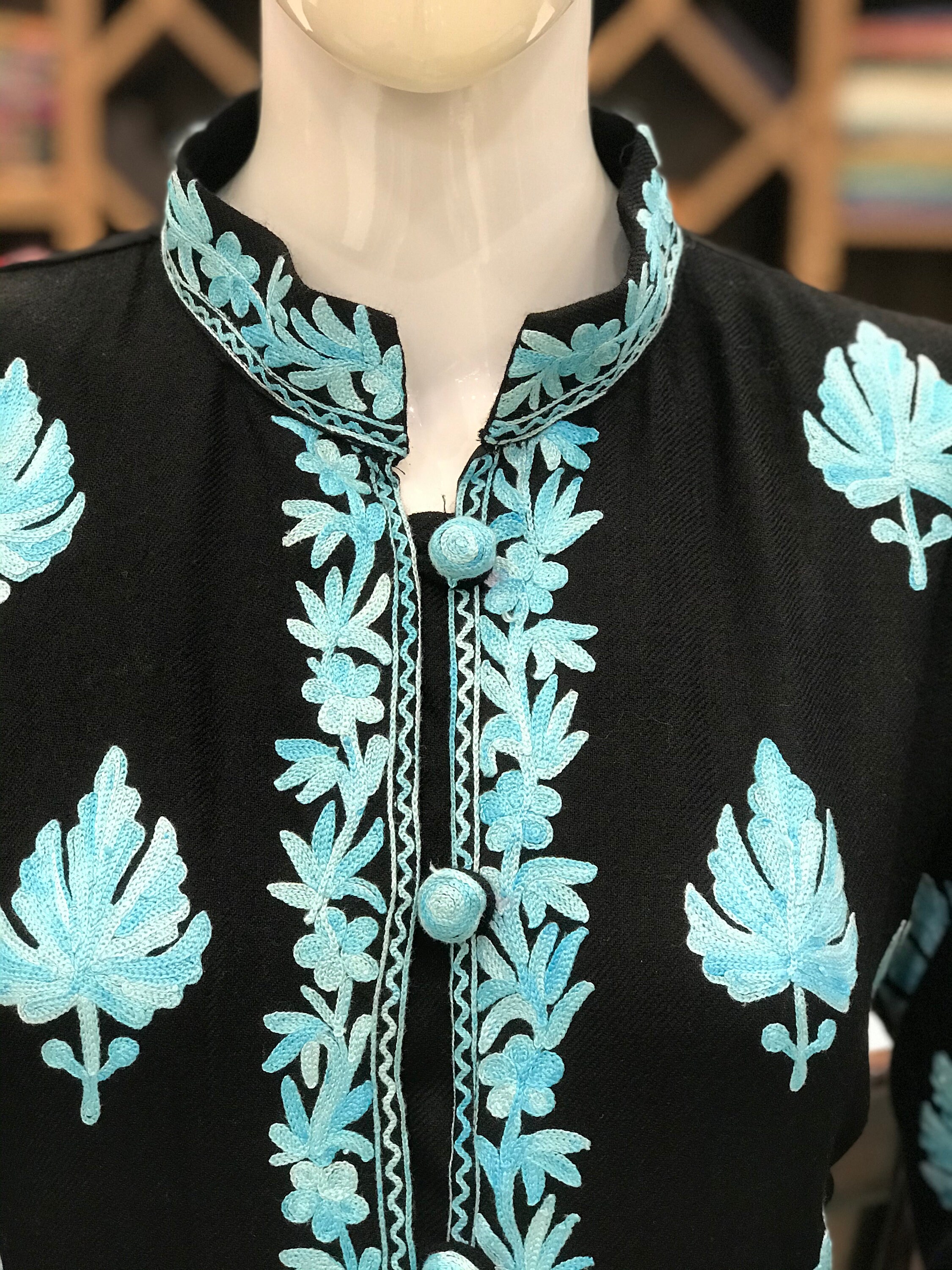 美品✨ AMERI EMBROIDERY BIG COLLAR COAT Ameri（アメリ）の「EMBROIDERY COLLAR COAT（その他アウター