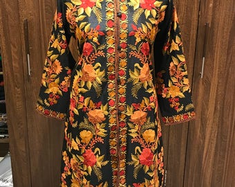 Kashmiri Jacket, Embroidered Coat, Kashmiri Coat, Long Coat, Embroidered Jacket, Kashmiri Clothing, Winter Coat, Women Indian Coat, Ethnic
