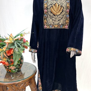 Velvet Kashmiri Kurta, Embroidery Pheran For Women, Velvet Kurta, Kashmiri Long Kurta, Kashmiri Embroidery, Indian Dress, Womens Clothing Navy Blue