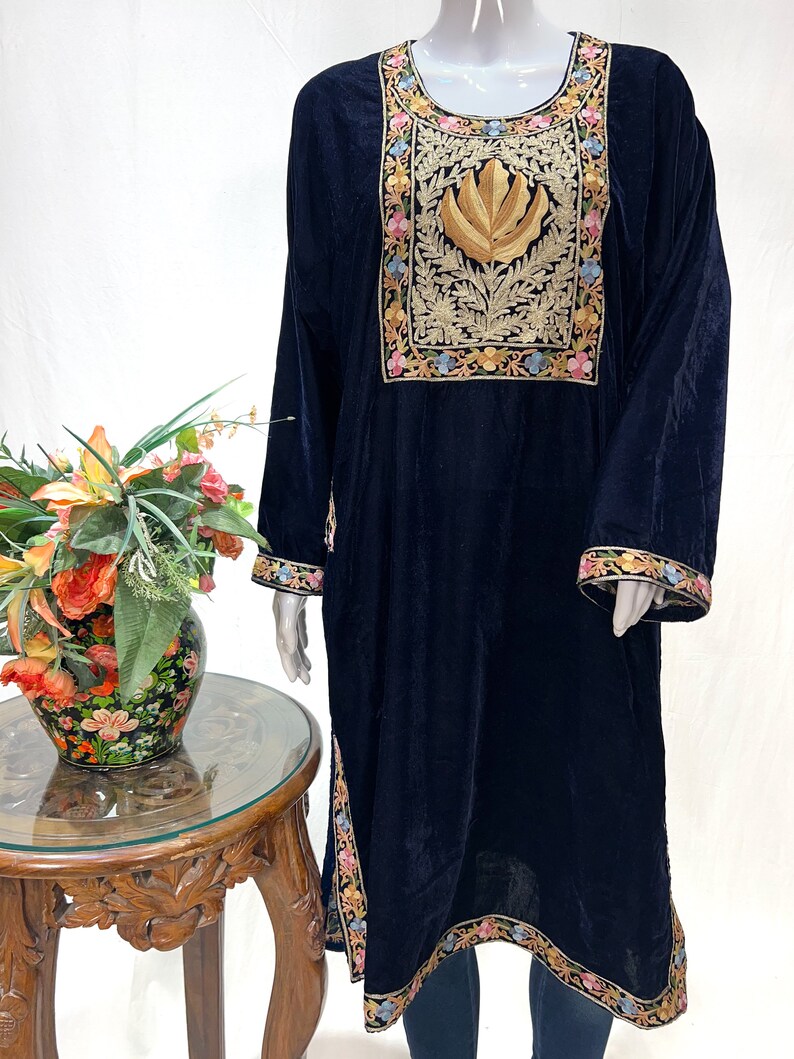 Velvet Kashmiri Kurta, Embroidery Pheran For Women, Velvet Kurta, Kashmiri Long Kurta, Kashmiri Embroidery, Indian Dress, Womens Clothing Navy Blue