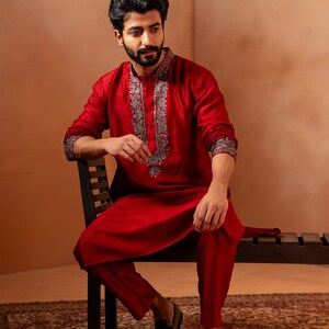 Rajwadi Crimson: Kurta-pyjamas för män, kurtor för män, kashmirkläder, kurtaset, traditionella herrkläder, indiska bröllopskläder för män bild 5