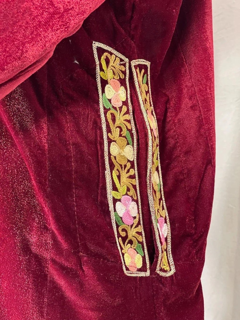 Velvet Kashmiri Kurta, Embroidery Pheran For Women, Velvet Kurta, Kashmiri Long Kurta, Kashmiri Embroidery, Indian Dress, Womens Clothing image 18