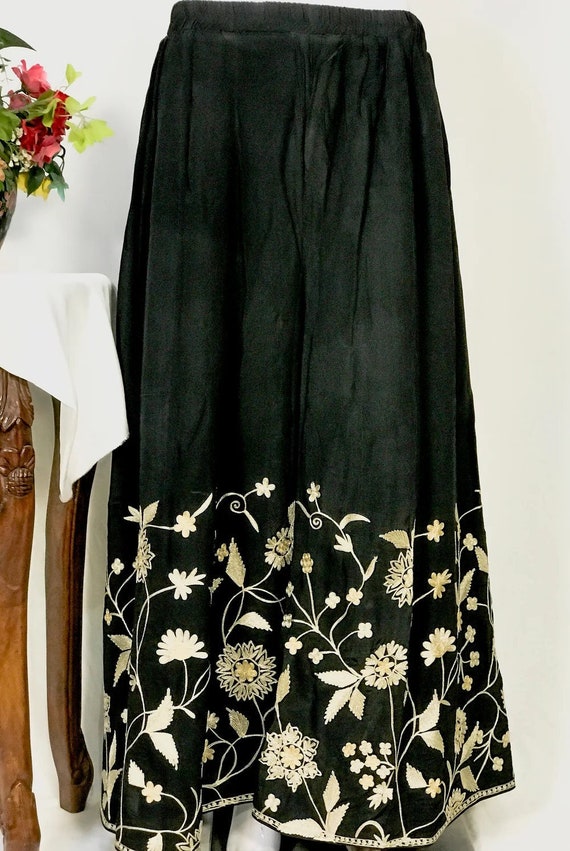 Women Black Sharara Pants With Attached Pallu at Rs 1509 | Sharara Set,  Sharara Suit Set, Sharara Dress, शरारा सूट - NOZ2TOZ, New Delhi | ID:  2849294181555