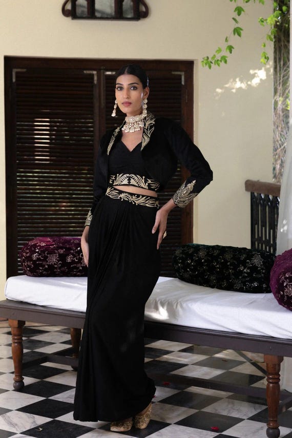 Una Cena Que Chaqueta Ponerse Con Un Vestido Negro Shabnam-e-Ishq