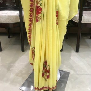 Gul Kashmiri-broderad saree, Aari-broderi, indisk etnisk klänning bild 4