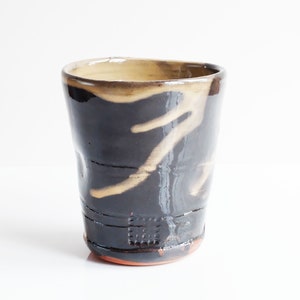 Bécher, gobelet, bécher en céramique noire, bécher fait à la main, tasse de poterie image 3