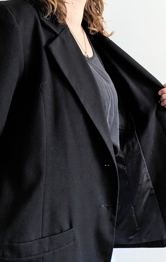 Oversized Minimalist Black Blazer w Blingy Button… - image 7
