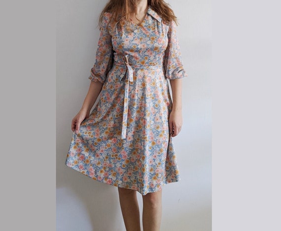 1950’s Psychedelic Feed Sack Floral Collared Dress