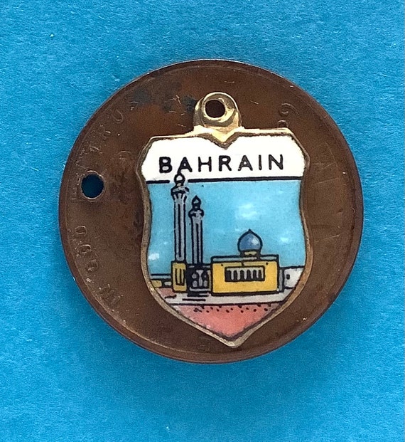 Bahrain Shield Charm, Enamel Travel Shield, Silve… - image 2