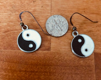 YING & YANG EARRINGS