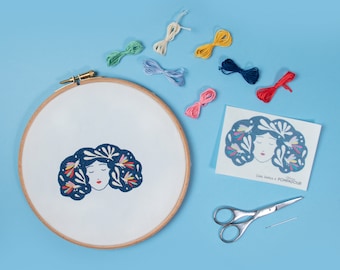 Femme aux oiseaux, Big EASY BRODERIE kit de Britney Pompadour et Lisa Junius