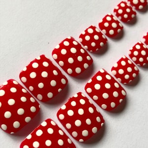 Red and White Polka Dot Press on Toe Nails.
