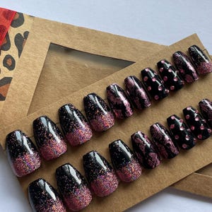 Black and Pink False Nails, Coffin Nails, Fake Nails, Press On Nails.
