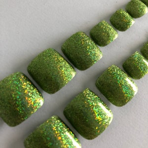 Green Glitter False Toe Nails.