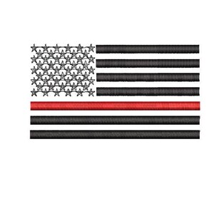 Op de afbeelding: Een geborduurde Amerikaanse vlag met een enkele rode streep in het midden, die de dunne rode lijn van brandweerlieden voorstelt.