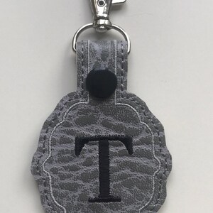 ITH Snap Tab Blank Key Fob design. Embroidery in the hoop Key Chain Monogram frame template for machine embroidery. image 7