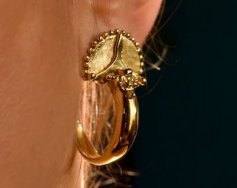Ancient greek earrings, Earrings inspired by ancient Rome, Gold hoop earrings, Vintage Roman hammered hoop earrings, Etruscan earrings