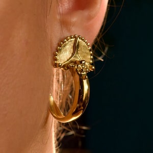 Ancient greek earrings, Earrings inspired by ancient Rome, Gold hoop earrings, Vintage Roman hammered hoop earrings, Etruscan earrings