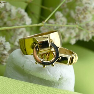 O Ring, Gold Baumeln Ring, Bandring mit baumelndem Kreiselement, O Ring, Baumeln Statement Ring, Stement Goldring