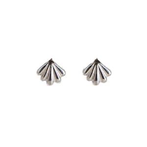 Silver Sea Shell Stud Earrings, Sea shell Stud Earrings, Tiny Silver Summer Shell Studs, Shell Studs Minimalist Summer Earrings