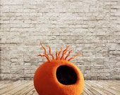 Warm Cat bed, cat felt house, Modern cat furniture, Cat cave, Felted igloo, cat cocoon, handmade felted woolen bed, pet tipi, cat accessorie