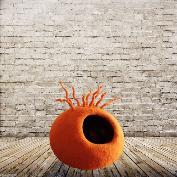 Warm Cat bed, cat felt house, Modern cat furniture, Cat cave, Felted igloo, cat cocoon, handmade felted woolen bed, pet tipi, cat accessorie