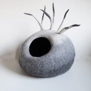 Pet bed felted of grey wool, home decor and cat sleeping place, modern cat furniture pet house cat igloo cat nap cocoon hideaway lair teepee