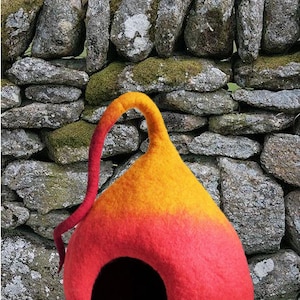 Handmade pure wool felt Cat bed cave, Pet house, Modern pet furniture, Natural wool pet house, Puppy bed, Igloo, Nap cocoon, Pet stuff