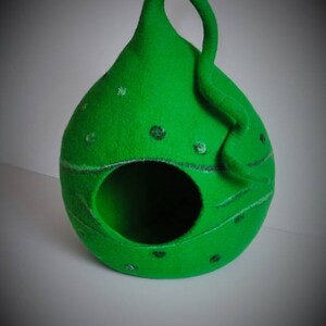 Comfortable  pure wool Cat cave - puppy bed, Cat bed, cozy cat house, felted cat cave, pet wool teepee, Modern cat furniture, warm cat cave