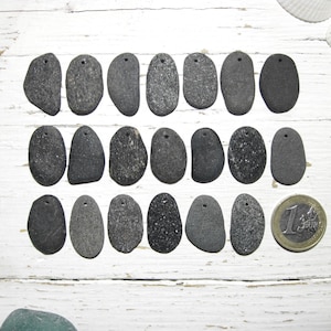 Ciottoli di granito perforati longischi 21-25 mm, 20 pietre perforate, ciottoli da spiaggia perforati alla rinfusa, pietre per artigianato, perline di pietra, ciondoli di ciottoli