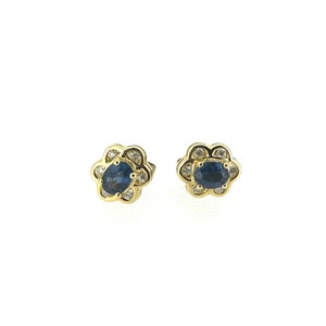 18ct Gold, Diamond & Sapphire stud Earrings/Stud Earrings/Vintage Jewellery/Vintage Earrings/Diamond Earrings/Sapphire Earrings.