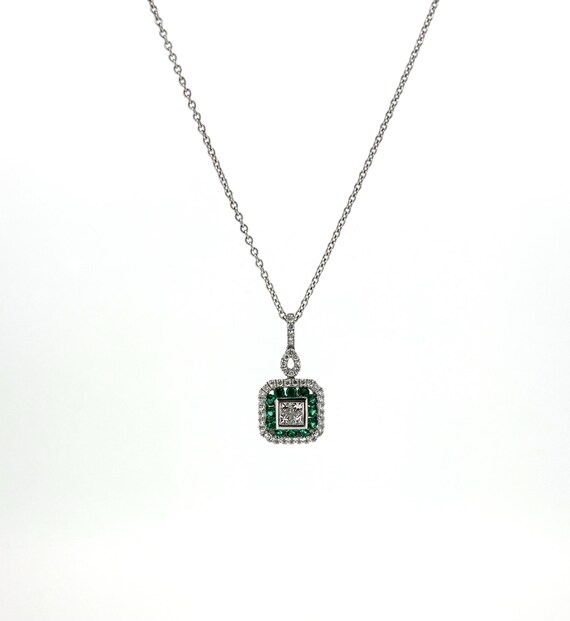 18ct Gold, Emerald & Diamond Necklace/jewellery/18ct white gold.