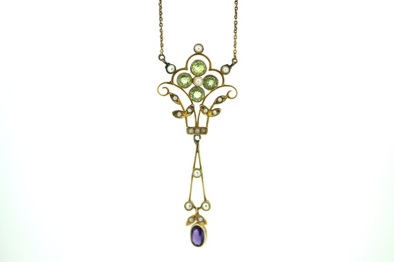 Beautiful Suffragette Pendant / Peridot Suffragett