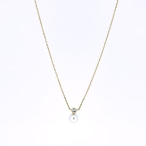 18ct Gold, 0.15ct Diamond & Pearl Necklace/Pearl Necklace/Diamond Necklace/18ct Gold Necklace.