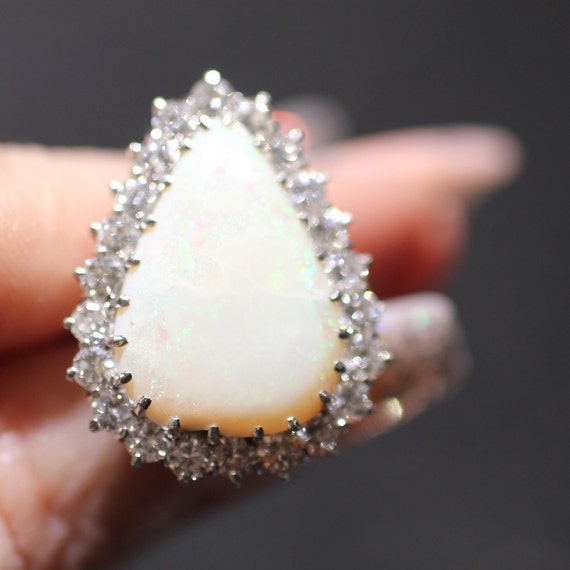 Large pear shaped Opal and Diamond ring/18ct whit… - image 7